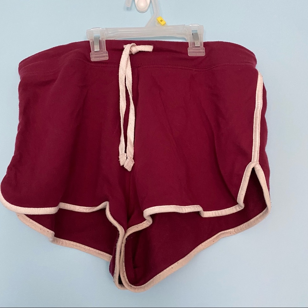 maroon dolphin hem lounge shorts